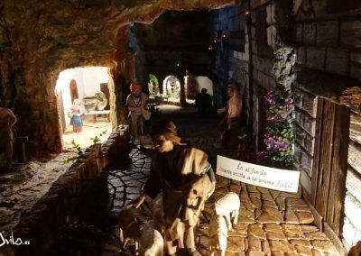 Al fondo María visita a su prima Isabel en el Belén de Santa Teresa de Jornet