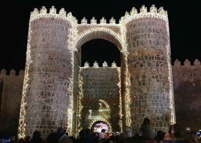 Vídeo mapping de Navidad en la Puerta del Alcázar de Ávila