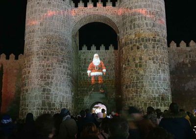 Vídeo mapping de Navidad en la Puerta del Alcázar de Ávila