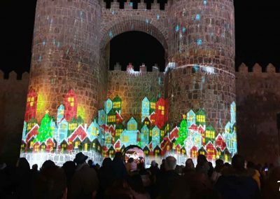 Vídeo mapping de Navidad en la Puerta del Alcázar de Ávila