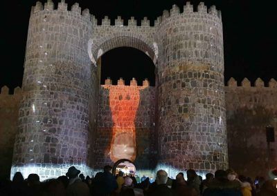 Vídeo mapping de Navidad en la Puerta del Alcázar de Ávila